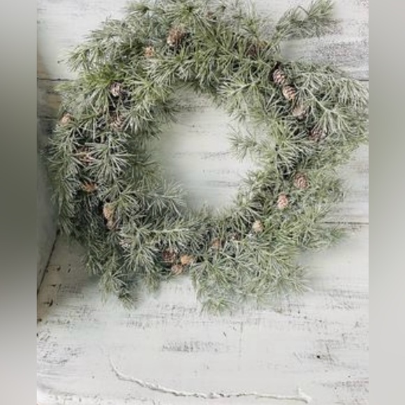 Weeping Pine Wreath - Picture 9 of 10